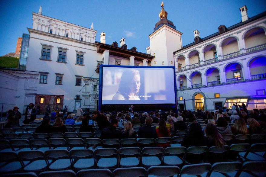 WHAT TO DO: VILNIUS CINEMA UNDER THE SKY The courtyard of The Palace of The Grand Dukes of