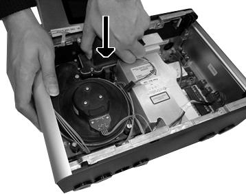 Firmly press the Sampling Module into the detector in the direction of the arrow shown so that the rubber seal on the Sampling Module is