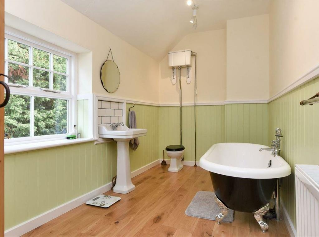 SERVICES The property has mains electricity and water connected. Drainage is to a private septic tank. Heating is via an oil fired boiler served by radiators and the property is double glazed.