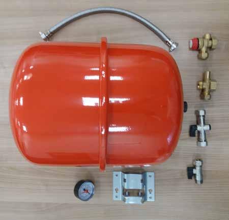 3 bar safety valve 0-4 bar pressure gauge Manifold The 18 litre expansion vessel is suitable for systems with a total volume of less than 110 litres, when they are also charged to 1 bar.