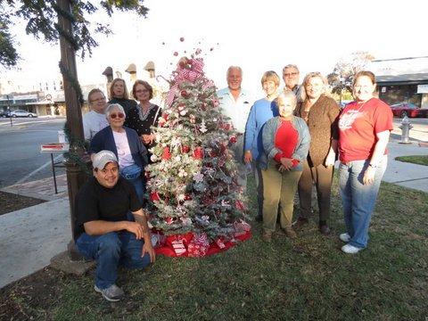 Annual Seguin Christmas Tree Decorating Contest The tree