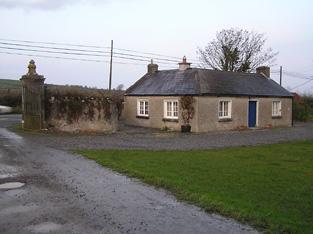 Kilkenny R95 A3W8 12401501 C1053 County (ADD17-08) 18 th century thatched cottage of local material of mud,
