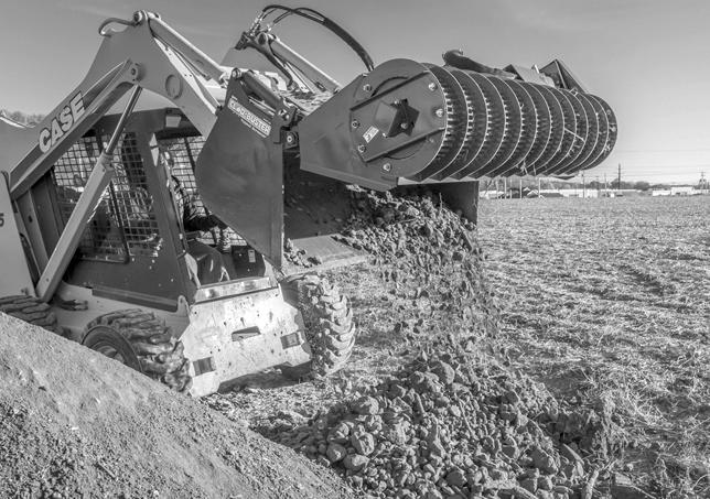 The Hardox steel agitator shreds the hard clods allowing only the fines to pass through the screener.