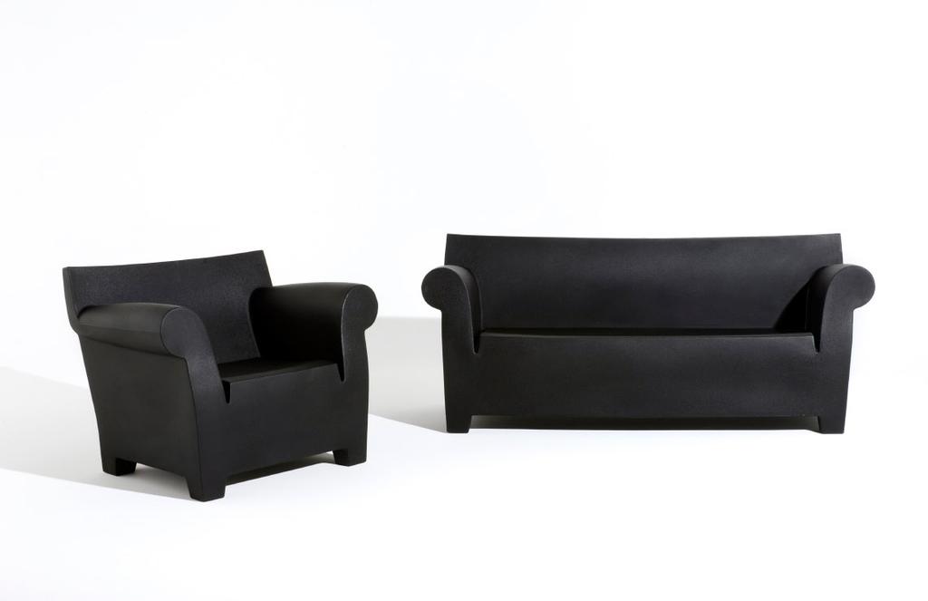 BUBBLE CLUB, Total Black Design Philippe Starck The Bubble Club sofa is now available in an all-black version.
