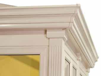 The decorative gutter fascia is manufactured in high-quality aluminium - made to stand the test of time.