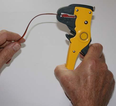 cable. We strongly advise the use of a cable stripper (also available from Modelaccessories.co.