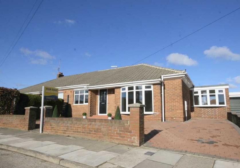 Asking Price 259,950 ***FULLY MODERNISED AND UPGRADED - SEMI DETACHED BUNGALOW - HIGHLY POPULAR LOCATION -