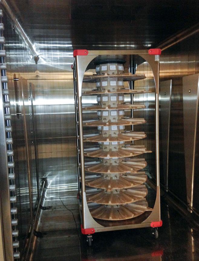 Sterilization Material Handling Sterilizing Cages Use the bulk cart or change-out rack for large numbers of cages to increase space efficiency and personnel productivity.