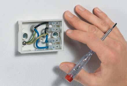 Installation with Plug-in Terminals Convenient wiring is possible thanks to installation with plug-in terminals.