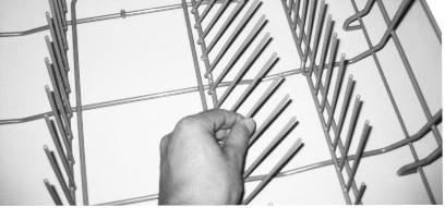 IN IN 5 6 5 Folding the spikes in the Lower Basket For better stacking