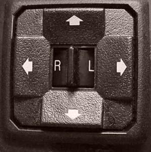 Press arrow buttons move mirror in direction indicated Camera - CA1= Rear or Side* cameras CA2= not used Day/Night - Press to adjust contrast and brightness for nighttime and daytime lighting