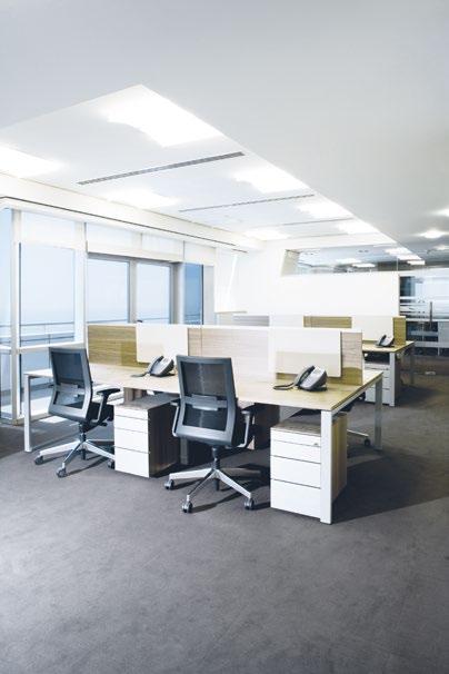 Office open plan with or witout windows with constant light