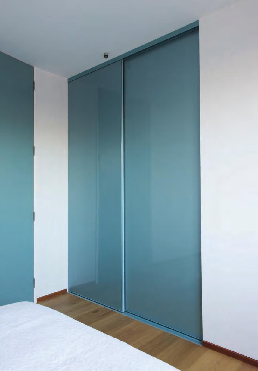 800 SERIES: WARDROBE DOOR-SLIDING Another popular HomePlus door, the 800 series is a traditional wardrobe door system, with rear mounted bottom rollers and a choice of rounded fully framed or
