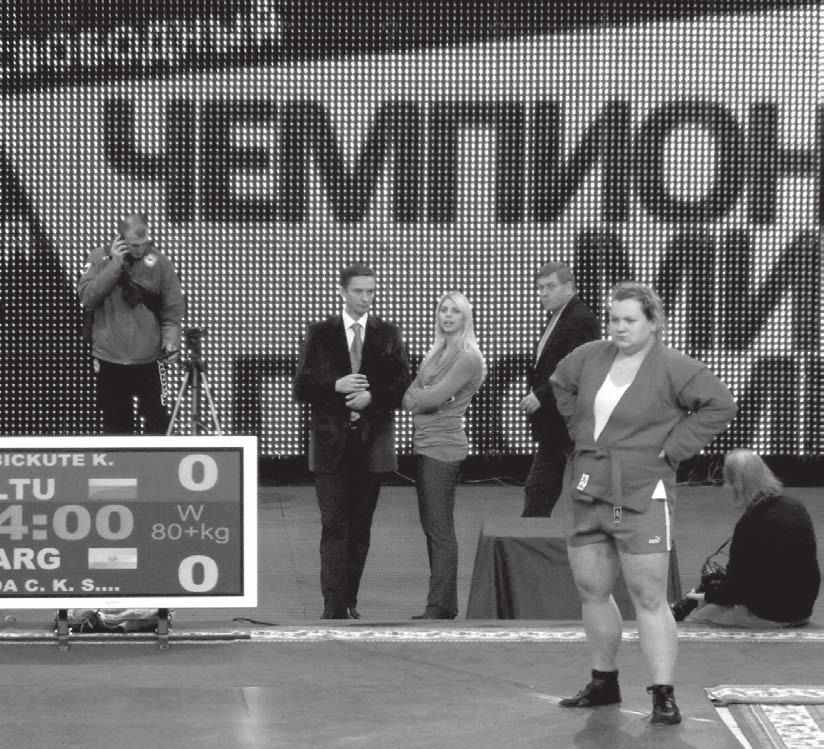 Prieš mėnesį Karina dalyvavo Pasaulio savigynos imtynių čempionate, kuris vyko Minske, ten ji tapo trečiosios vietos laimėtoja. Tai aukščiausias imtynininkų pasiekimas per visą universiteto istoriją.