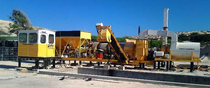 5 HP Cold aggregate feeder includes a 500 mm wide gathering cum slinger conveyor belt driven by a 3 HP AC motor.