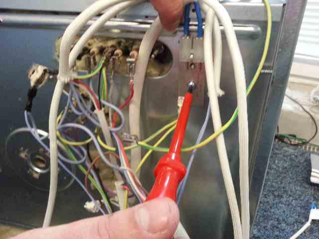 Temperature sensor Remove the temperature probe 1.