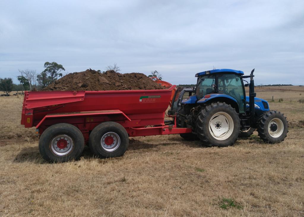 TG Drains has recently purchased a 14 tonne agricultural dumptrailer. This allows for the removal of dug up spoils.