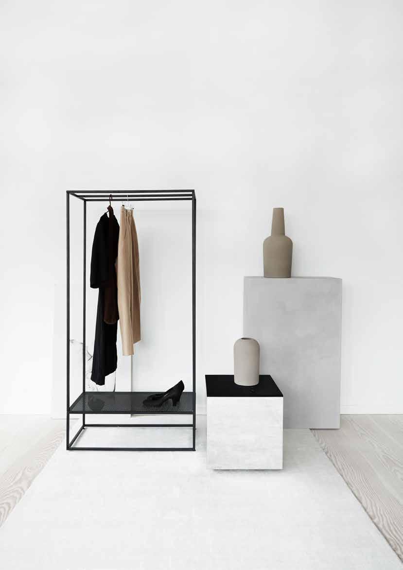 S/ S S/ S Use Grid Coat Stand to display your coats, hats and shoes.