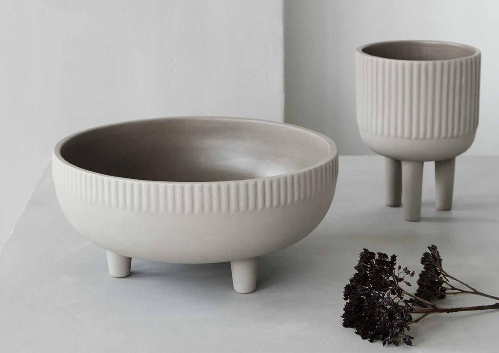 NEW S/ S S/ S Bowls - Small & Medium Standing on three legs these bowls make a distinctive apperance in any interior.