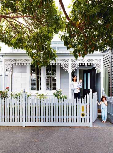 EXTERIOR (opposite) The couple played up the character of the home s facade by contrasting soft grey tones Dulux Silkwort on the wall and Dulux Stepney on the picket fence.