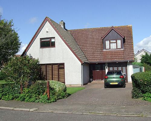 ADDRESS:- SUMMARY:- ACCOMMODATION:- VIEWING:- EPC RATING:- 1 PLUMDON PARK AVENUE, ANNAN, DG12 6EY Immaculate four bedroom detached house on large corner plot in popular residential area within easy