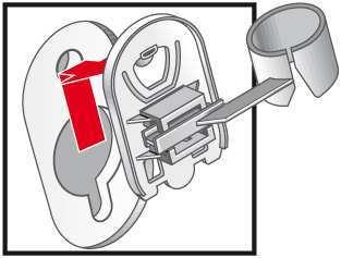 Tighten the counter nut against the housing. Hold the feet while doing this and do not change the height. The counter nuts of all four machine feet must be screwed tightly against the housing!