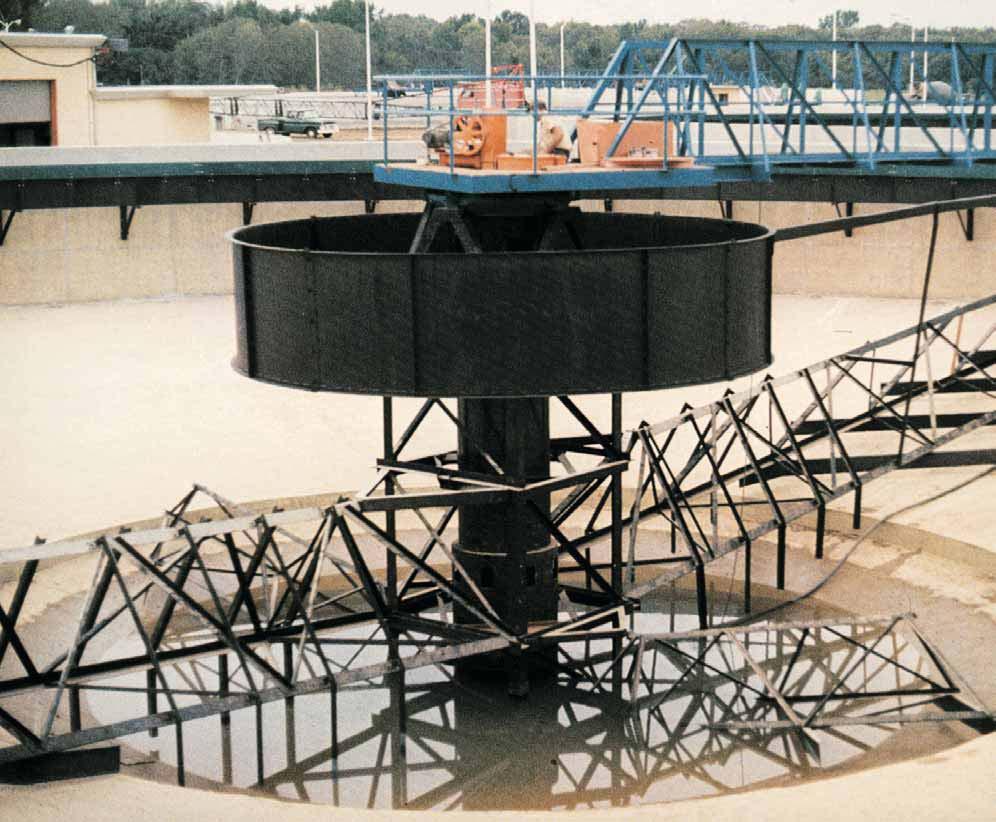 ...Sludge Thickening and Clarification in a Single Basin Operating Principle Wastewater enters the ClariThickener center feedwell as in a conventional clarifier.