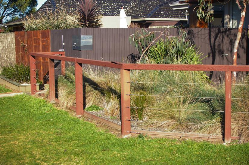 Standard The use of open front boundaries with no front fences is the preferred front boundary treatment.
