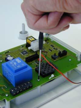 Observe ESD (electrostatic discharge) precautions when disassembling and reassembling the Kröber