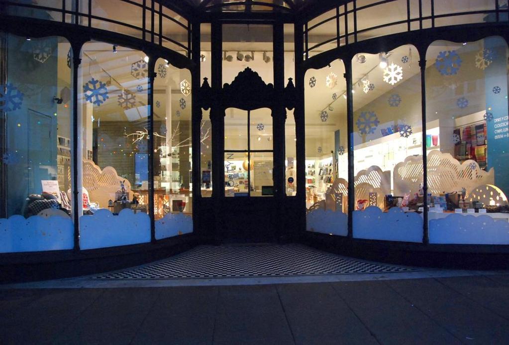 Photography: Lin Cummins We are looking for a window display that is Unique and visually striking Has a festive theme A ʻmust seeʼ window in Llandudno An eye-catching talking point A platform to