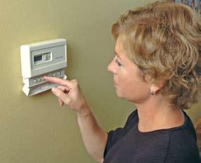 Simplify your life with a clock-programmable thermostat Your heating system will run most efficiently if you know how to use the thermostat effectively.