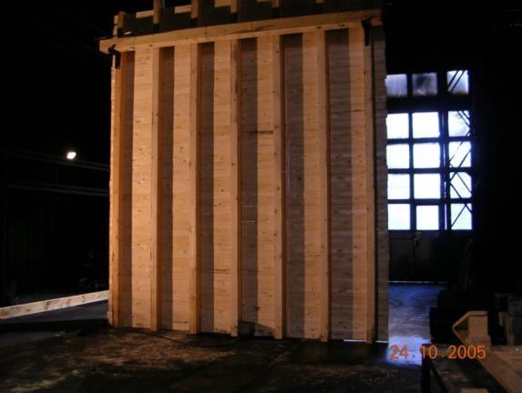 FULL SCALE FIRE TEST Based on the results of the mathematical model, a good understanding of the fire propagation and optimized configuration of the sprinklers within the wooden structure was reached.