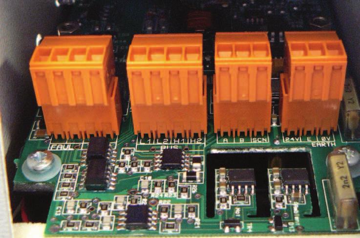 2.2 Detector terminal block connections 3 4 5 2 1 1. Normally closed FAULT relay contacts (see section 6.2.3) 2. Normally open FIRE relay contacts (see section 6.2.3) 3.