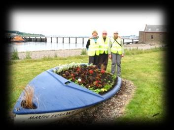 Broughty Ferry in Bloom As with Bonnie Dundee, the group concentrate on blooming-up Broughty Ferry.