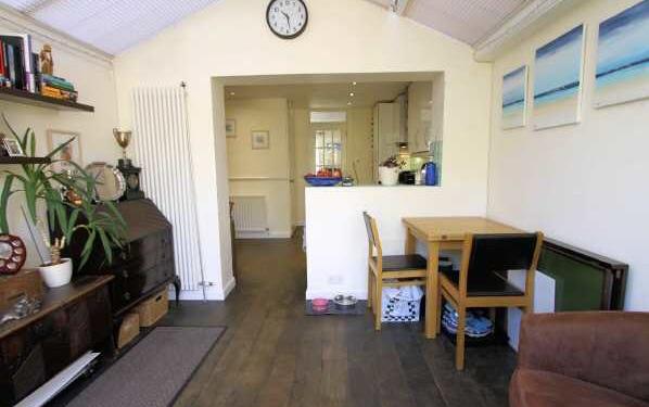 The accommodation boasts double glazing along with gas heating to radiators and comprises: Entrance lobby, sitting room, modern re-fitted kitchen/ breakfast room, lovely conservatory, 2 bedrooms and
