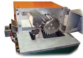 Feed Table: This machine is supplied with removable feed table assembly.