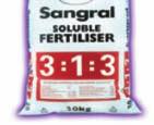 First choice for fertigation of outdoor vegetable and fruit crops. Also ideal to promote balanced growth of fine turf.