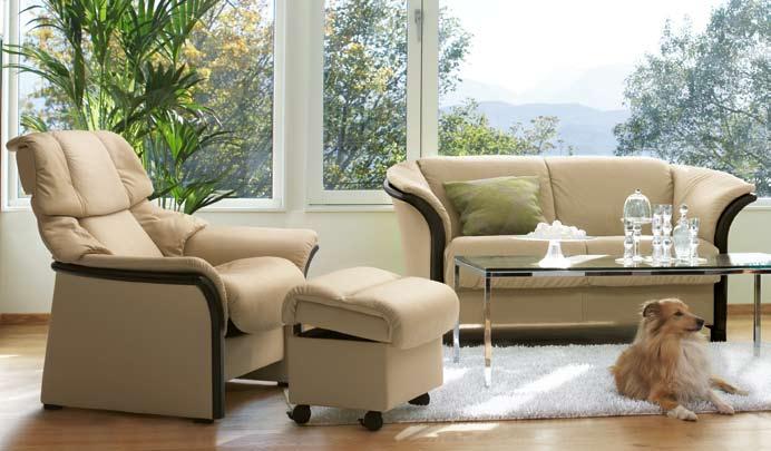 more comfortably, and under its removable top, it also has room for your remotes, magazines and all those little extras.