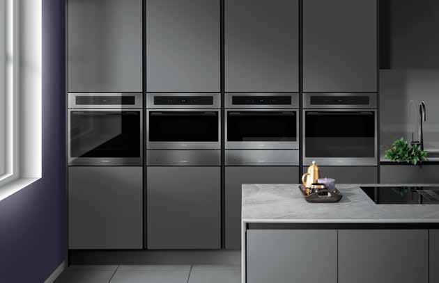 SENSE ELECTRIC SOFT CLOSE SINGLE OVENS Features SOFT CLOSE The intuitive soft close hinge prevents the door from slamming shut and brings it gently into position.