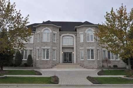 2 Yellow Birch Cres, Richmond Hill Luxurious 6 Bedroom,8 Washroom Home! This Home Boasts Large Principal Rooms Ideal For Family Living And Entertaining.