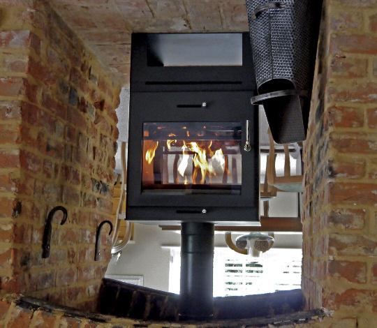 FREESTANDING STOVES BOHEMIA X40 CUBE XTRA WIDE 3-7kW The Bohemia X40 Xtra Wide has the same contemporaray styling as its smaller brothers but is a wide screen giving a more impressive view of the