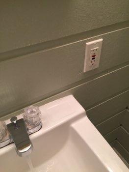 Electrical Outlet right of sink GFCI protected but no equipment ground Outlets is not GFCI protected.