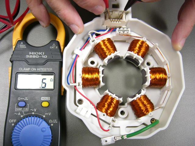 8.4.2 Testing SmartPump At The Stator After removing the stator it can be tested. To test across all windings you will need to measure across the centre and the two outer terminals.