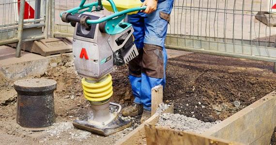ACR 60 THE HANDLE AND THE HEIGHT MAKE THE DIFFERENCE ACR 68 A RELIABLE PERFORMER The ACR 60 is the lightest of the Ammann Rammers, with a weight of 62 kg.