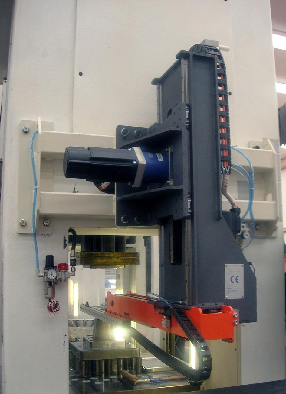 Many years of experience developed by ArgoMatic technicians into develop and installation of automation for metal forming machines allow ArgoMatic to retrofit any
