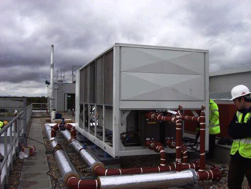 uk) Air-cooled chillers Safety aspects Designed to EN 378 Charge