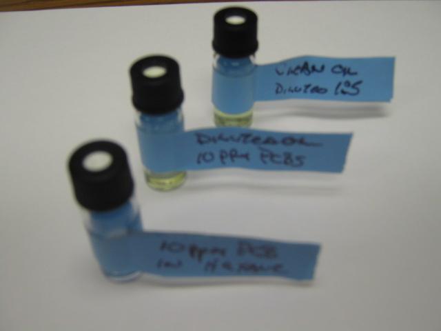 Clean Oil 10ppm Spiked oil 10ppm in hexane Use the 10ul syringe to measure 1ul of the standards.