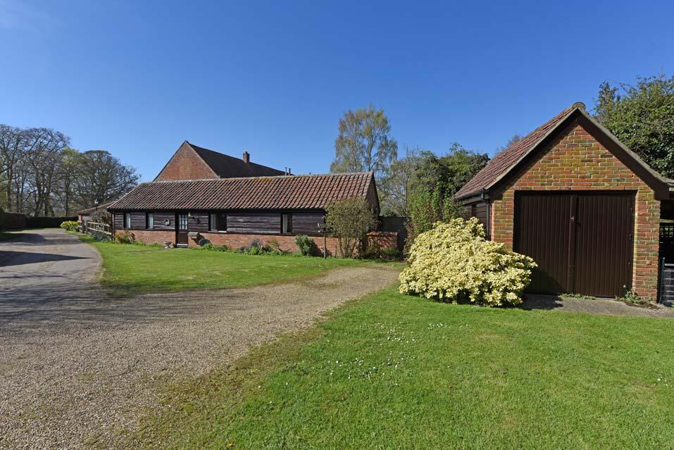 Location 2 Farnham Barn is set along a private no-through road, a short distance from the centre of the village.