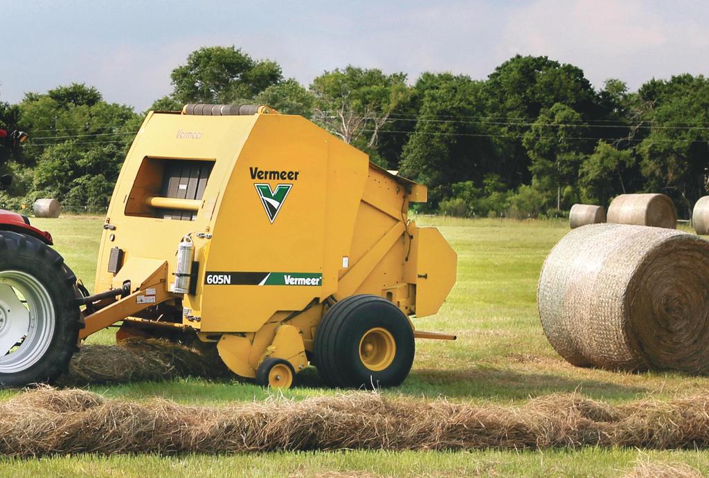 The 604N/605N balers deliver the strength, productivity and operating convenience of Super M baler technology with the added capability and enhanced performance of features like the patented