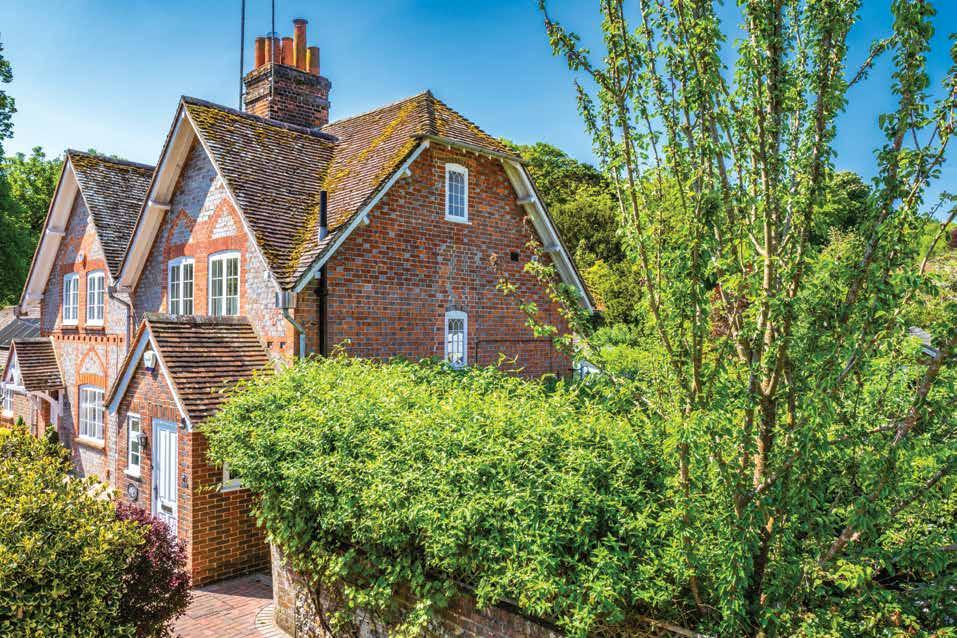 HIGH WALL COTTAGE STREATLEY ON